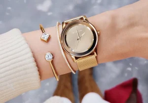 Đồng Hồ Nữ Đeo Tay: Bí Quyết Chọn Mua và "Mix & Match" Chuẩn Gu 2025