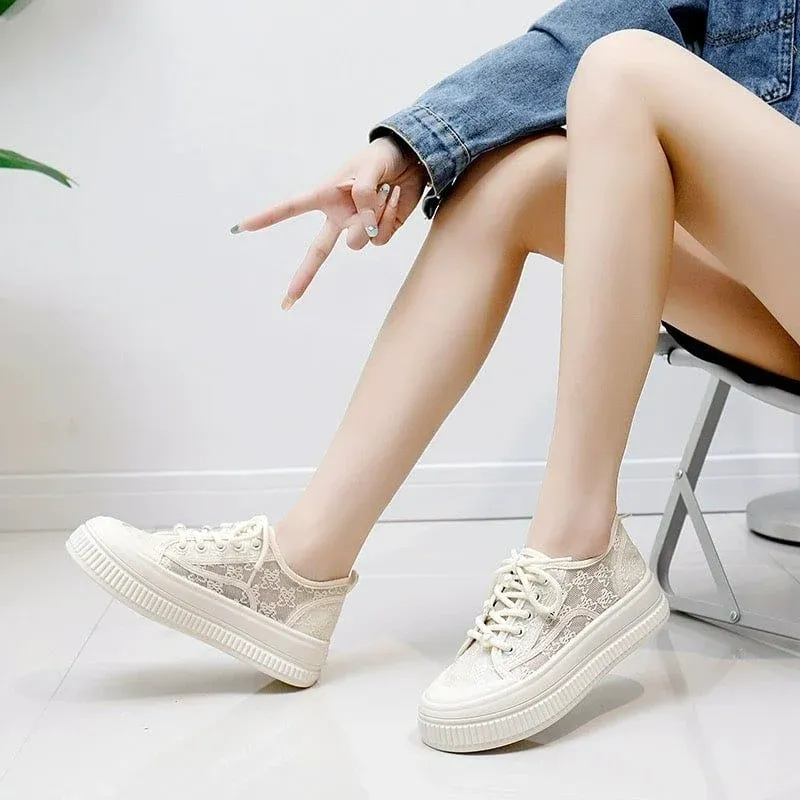 Cách Bảo Quản Giày Sneaker Nữ Luôn Như Mới