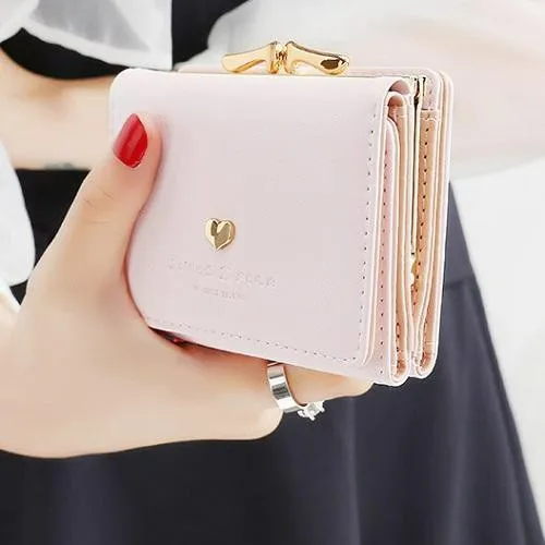 Bí Quyết "Nuông Chiều" Chiếc Ví Nữ Mini Luôn Bền Đẹp